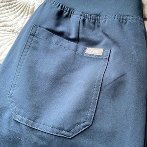 Figs Dark Harbor Kade Cargo